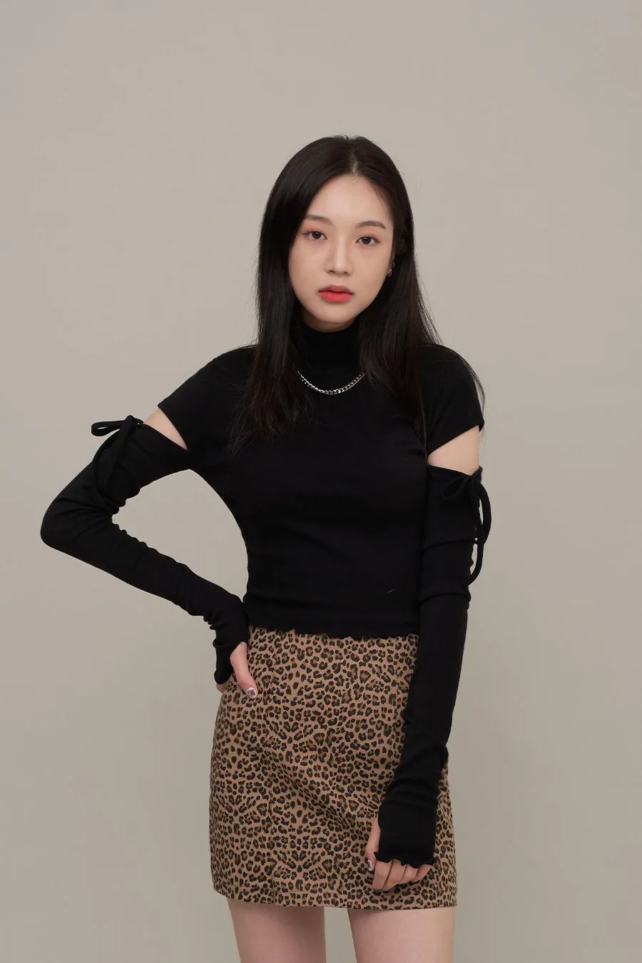 Cut Out Sleeve Half Turtleneck Top F17