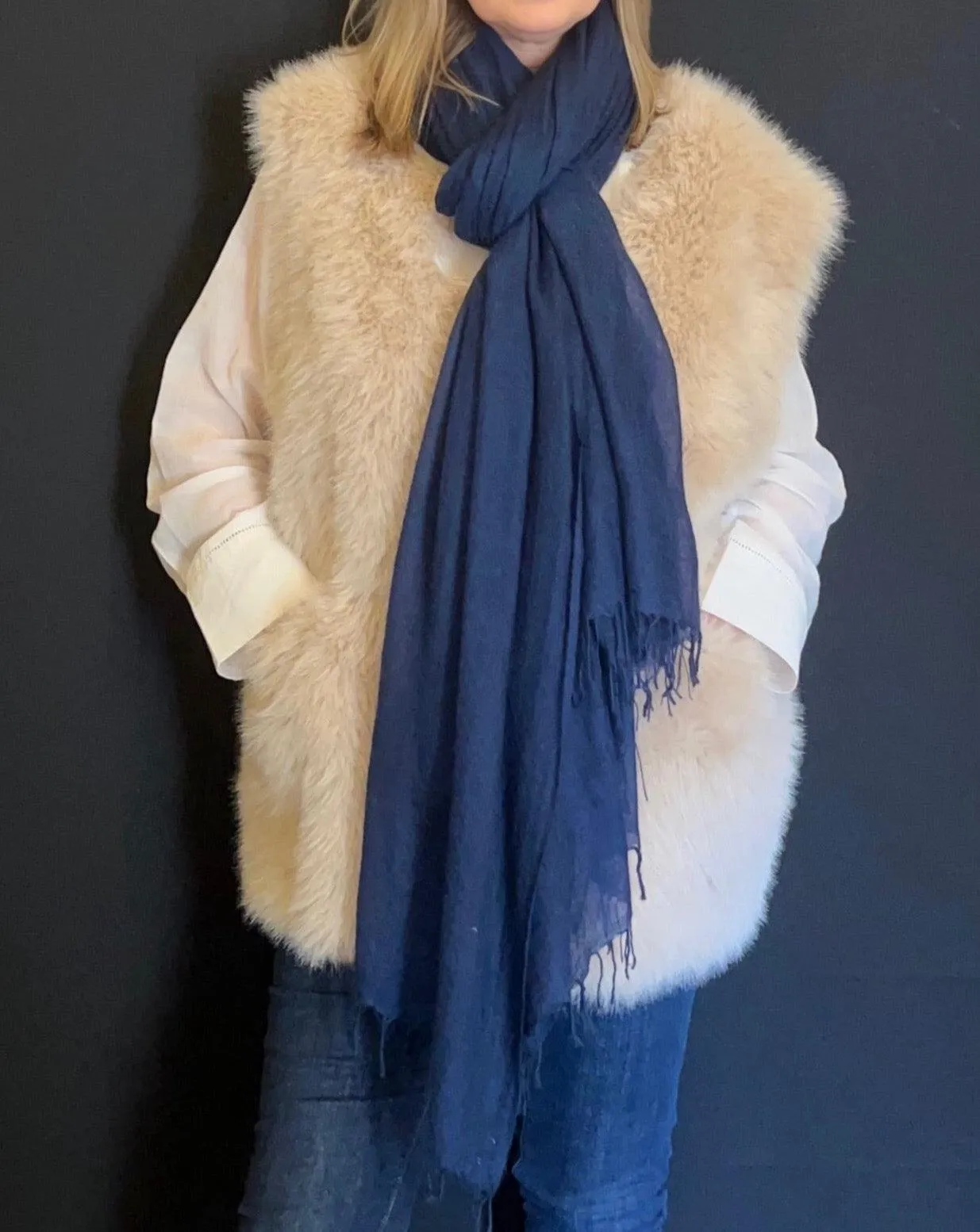 PURE CASHMERE NAVY WRAP