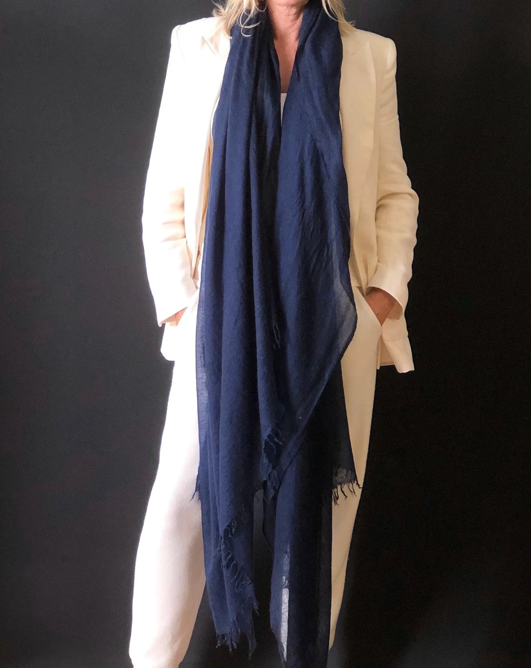 PURE CASHMERE NAVY WRAP