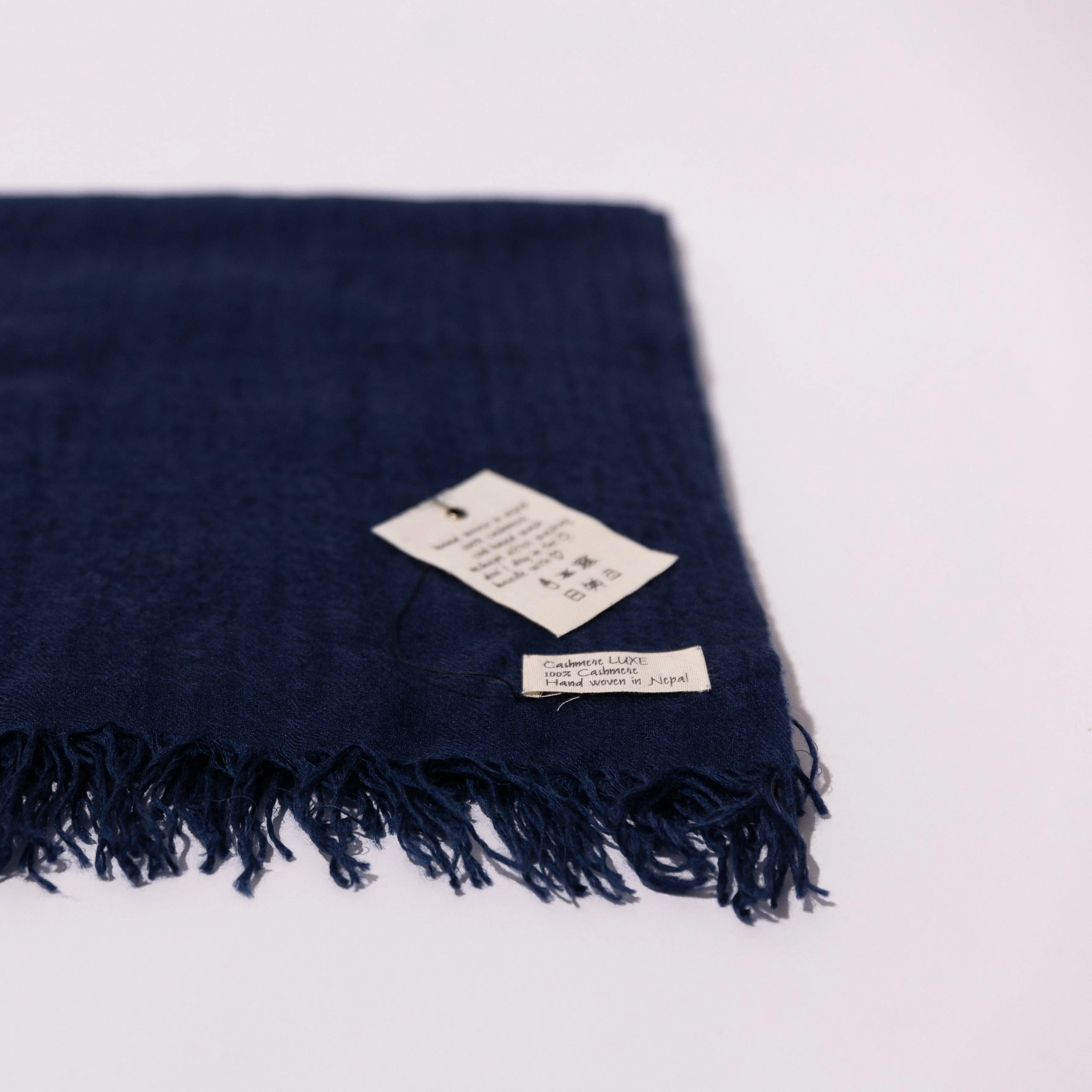 PURE CASHMERE NAVY WRAP