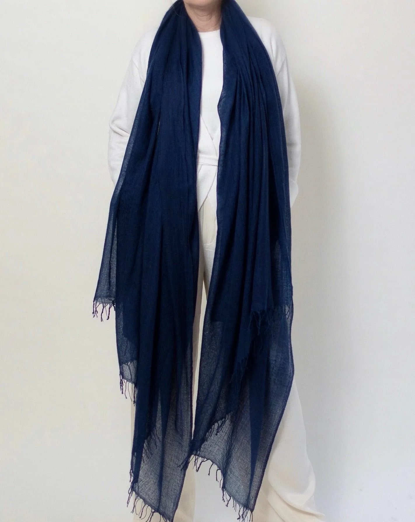 PURE CASHMERE NAVY WRAP