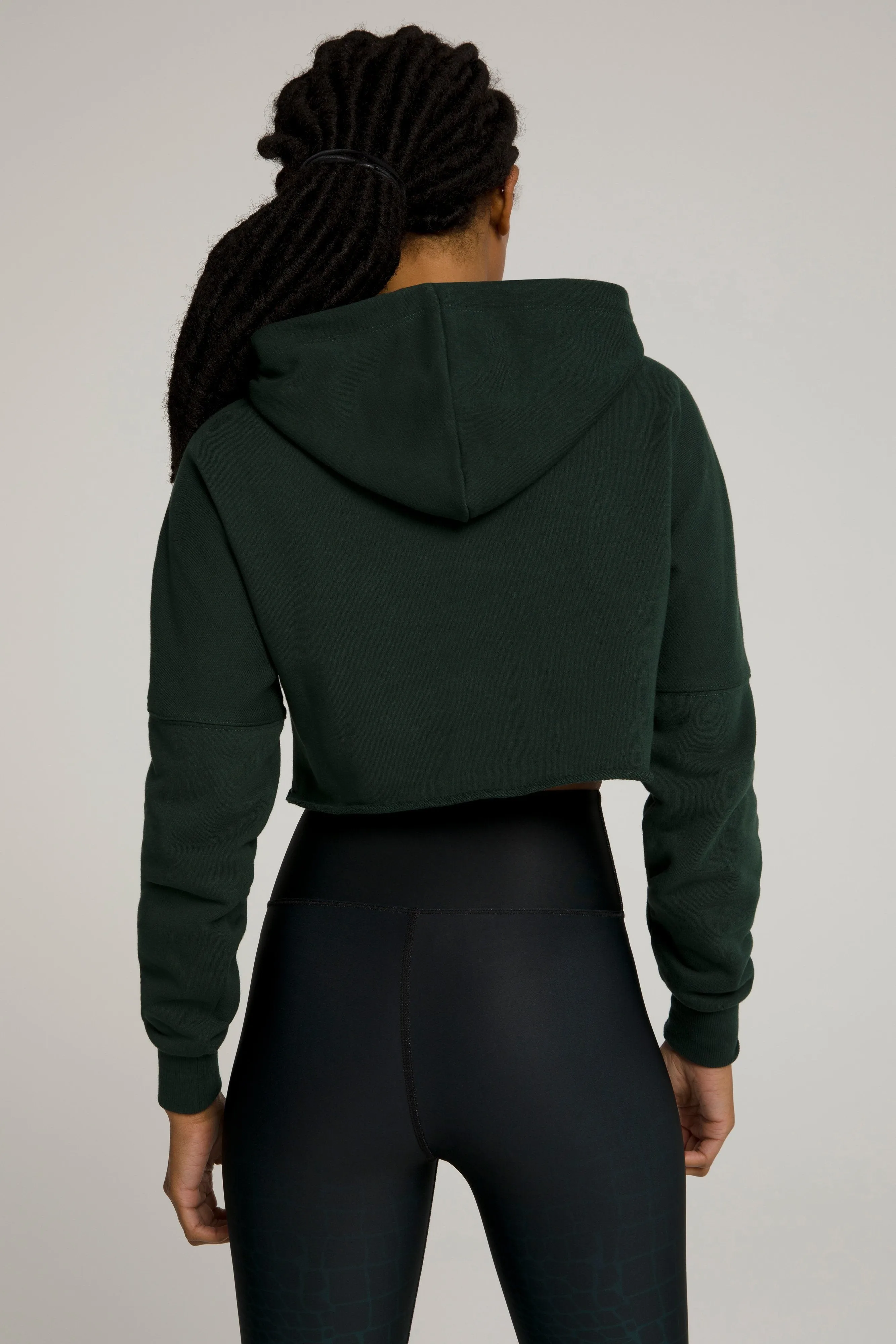 RUCHED CROP HOODIE | EMERALD001